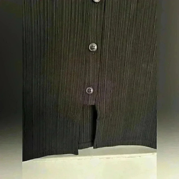 BNWT Uncle Studios Black Shirt with 3/4 Bell Sleeves Size XS - Picture 6 of 7